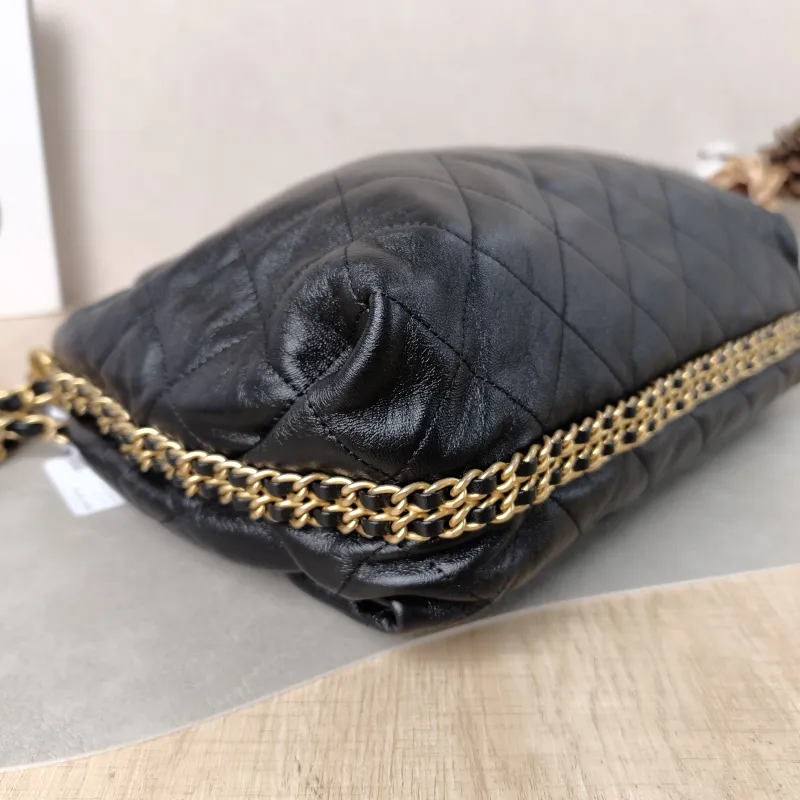 Chanel Shoulder Bag hobo Black Lambskin One Size 32 × 10 × 26 cm 29 — detail view 1 of 15