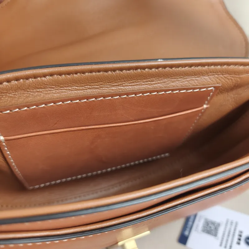 CELINE Crossbody Bag Besace 16 Caramel Calfskin Small 19 × 6 × 17 cm — detail view 5 of 10