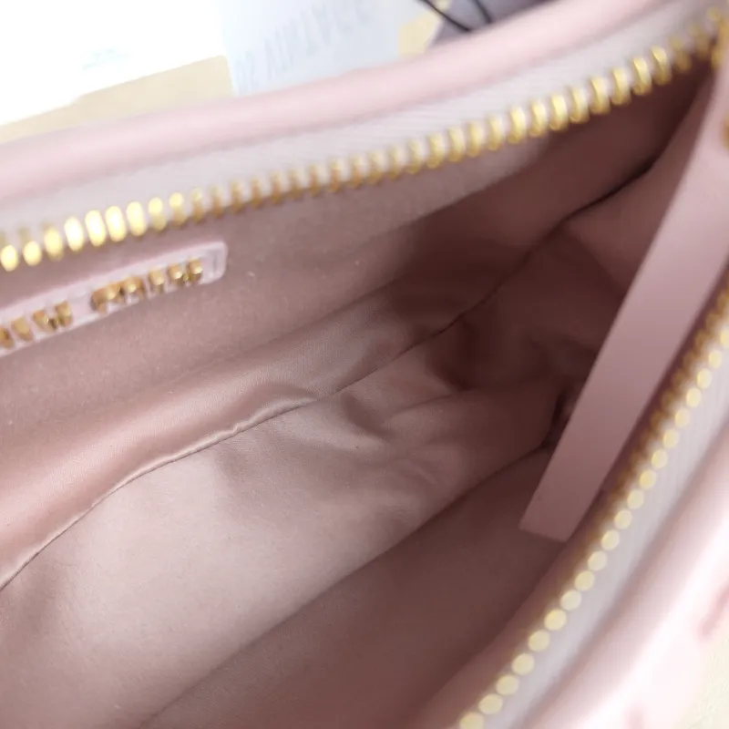 Miumiu Shoulder Bag Wander Matelassé Hobo Pink Lambskin Small 20 × 6 × 17 cm — detail view 6 of 11