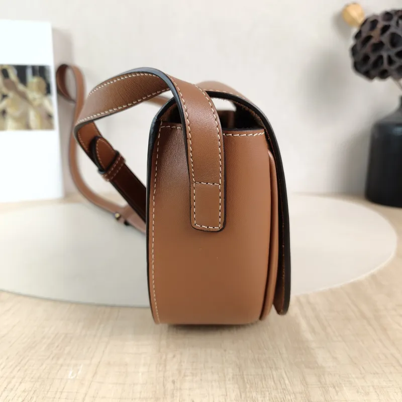 CELINE Crossbody Bag FOLCO TRIOMPHE Caramel Calfskin One Size 18.5 × 7 × 15 cm — detail view 13 of 13