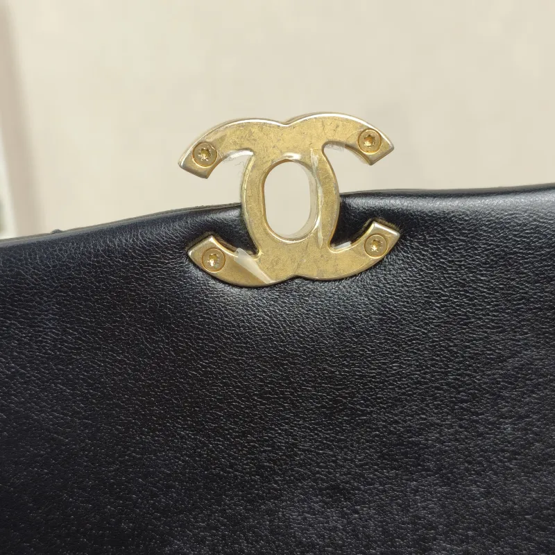 Chanel Crossbody Bag23k Backpack Black Lambskin One Size23 × 12 × 20 cm — detail view 12 of 14
