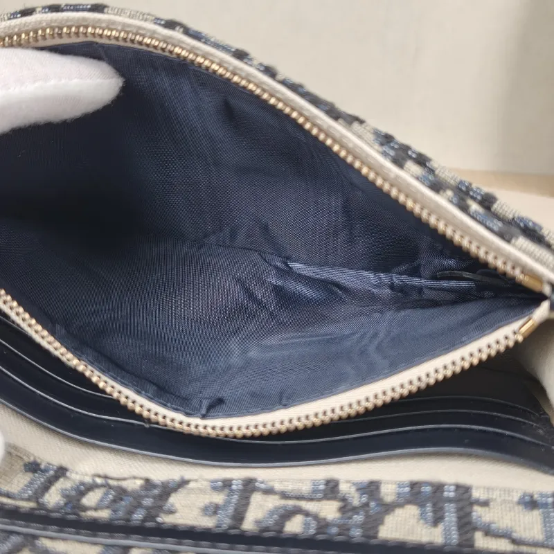 DIOR Crossbody Bag Saddle Chain Bagwoc Monogram Canvas Medium 22 × 5 × 14.5 cm — detail view 5 of 11