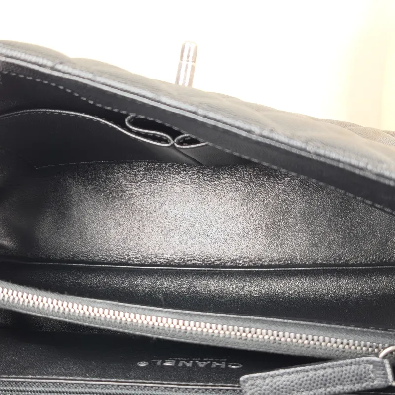 Chanel Top Handle Bag Coco Handle​ Black Grained Calfskin Medium 29 × 12 × 18 cm 23 — detail view 3 of 14