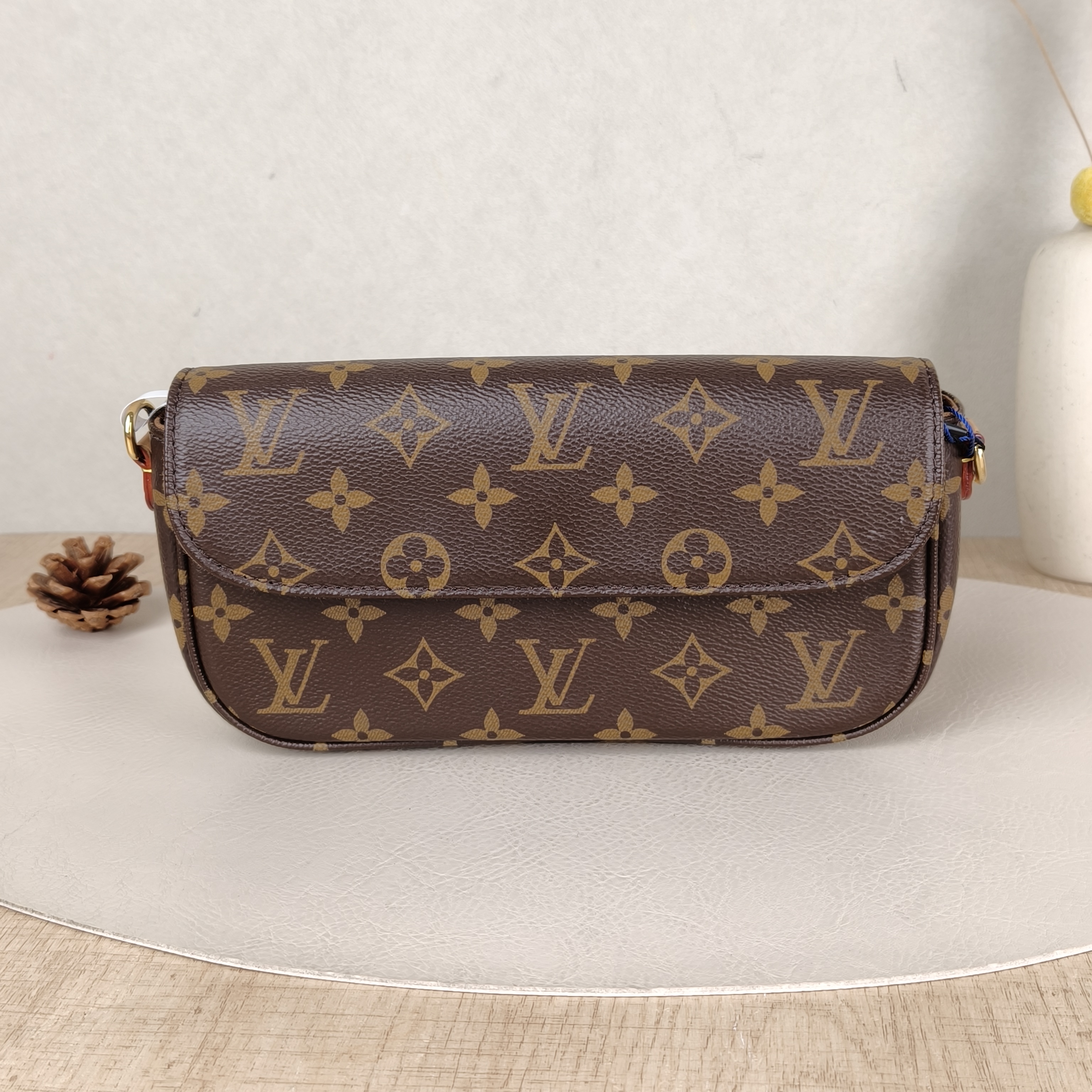 Louis Vuitton Crossbody Bag IVY Monogram PVC Small23.5 × 4.3 × 12 cm