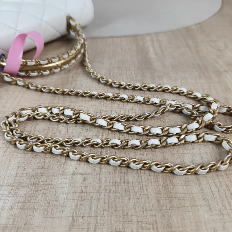 Chanel Crossbody Bag woc White Gold Grained Calfskin Mini 19.2 × 3.5 × 12.3 cm — detail view 4 of 13