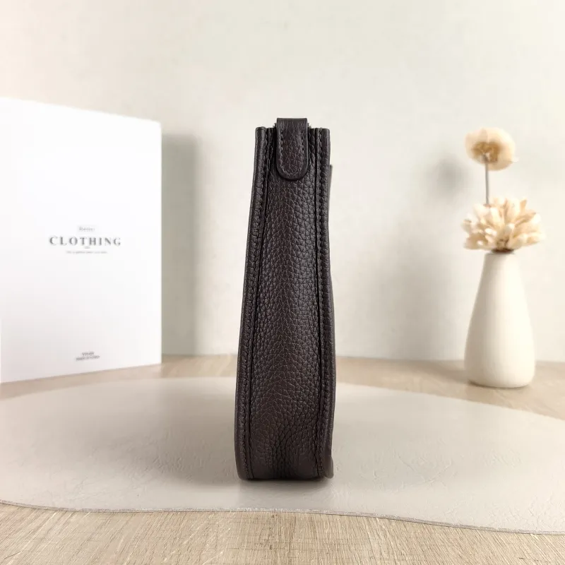 Hermès Crossbody Bag Evelyne Mini 16 Mini 16 TC Calfskin Mini 17 × 5.5 × 18 cm B — detail view 6 of 9