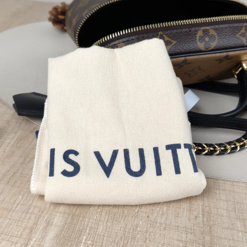 Louis Vuitton Shoulder Bag VANITY Cosmetic Bag Monogram PVC Small 19 × 6 × 12 cm — detail view 6 of 15