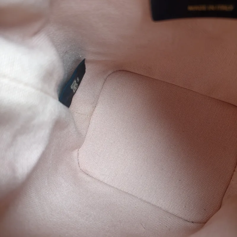 FENDI Crossbody Bag Mon Tresor Bucket Bag Pink Canvas Mini 12 × 10 × 18 cm — detail view 4 of 10