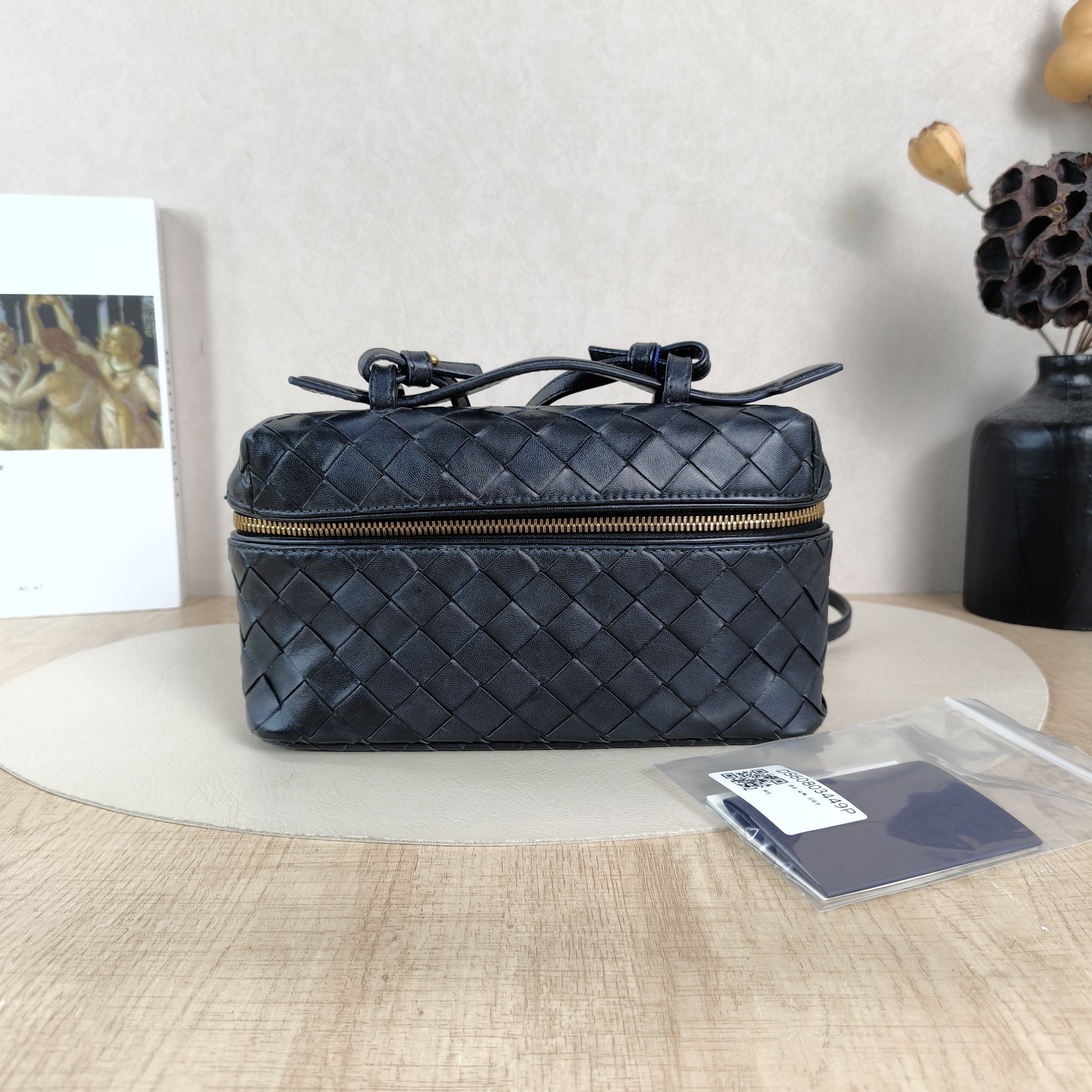 Bottega Veneta Top Handle Bag Woven Box Bag Black Calfskin One Size23 × 6 × 13 cm — cover view 2 of 6