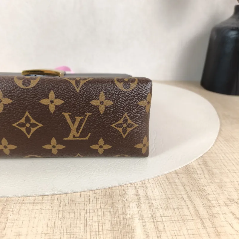 Louis Vuitton Crossbody Bag Locky BB Black PVC BB 20 × 7.5 × 16 cm — detail view 9 of 15