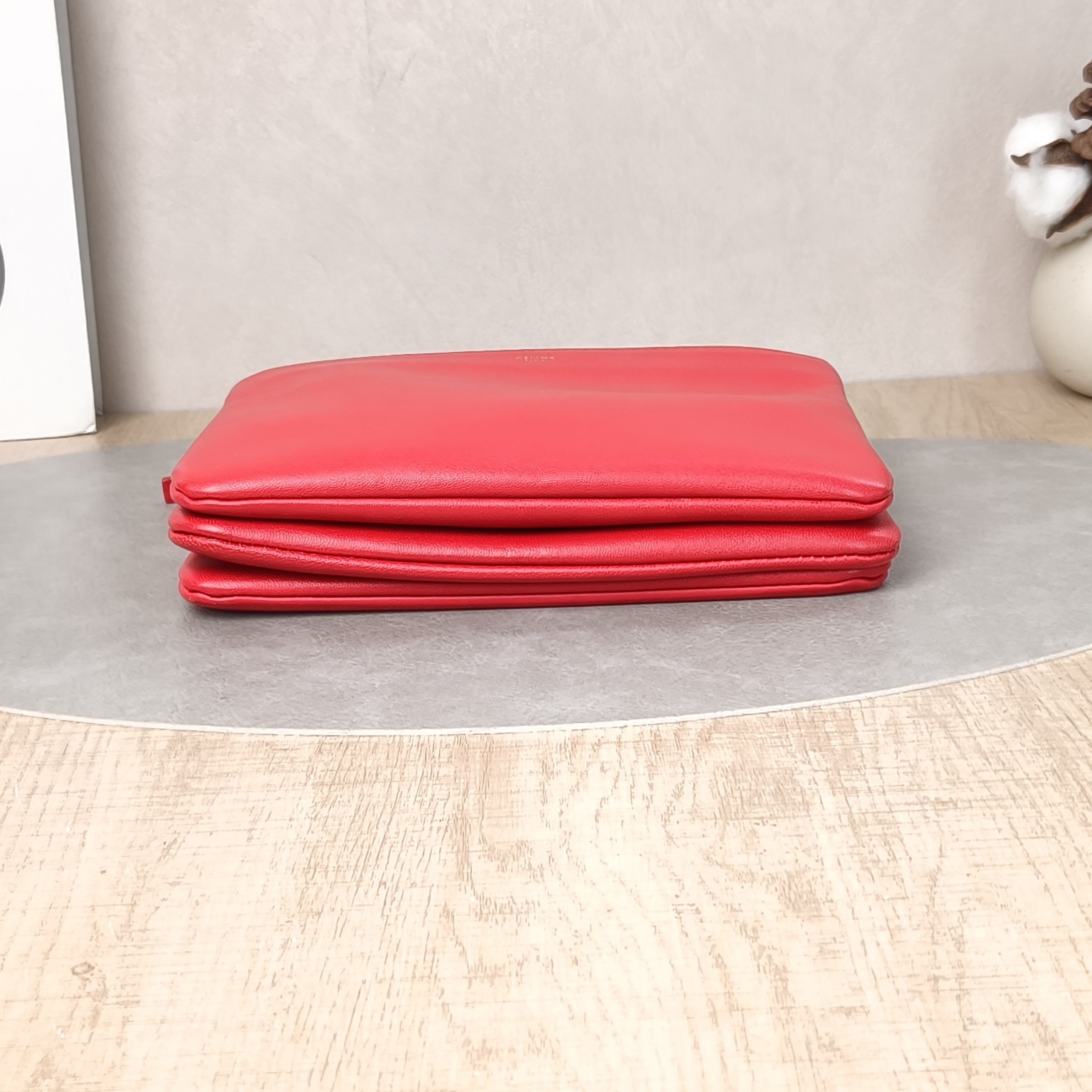 CELINE Crossbody Bag Crossbody Bag Red Calfskin One Size21.5 × 3.5 × 15 cm — cover view 4 of 5