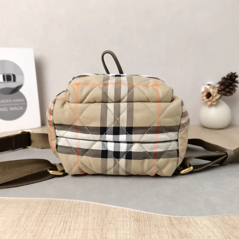 BURBERRY Backpack Backpack Colorblock Canvas One Size 18 × 12 × 22 cm — cover view 4 of 6
