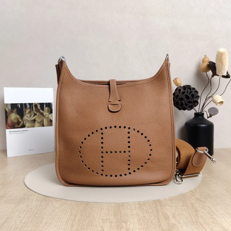 Hermès Crossbody Bag Evelyne 29 29 Taurillon Clemence TC Calfskin One Size29 × 7 × 30 cm