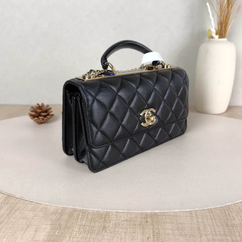 Chanel Crossbody Bag trendy cc woc Black Lambskinmini19.2 × 3.5 × 12.3 cm — cover view 3 of 5
