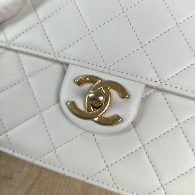 Chanel Crossbody Bag logo cf Collection Edition Crossbody Bag White Lambskin One Size 16 × 4 × 17.5 cm 30 — detail view 4 of 13