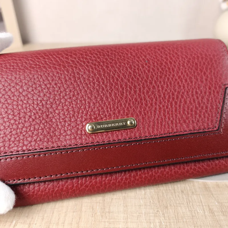 BURBERRY Wallet Wallet Red Calfskin One Size 19 × 2 × 11 cm — detail view 5 of 11