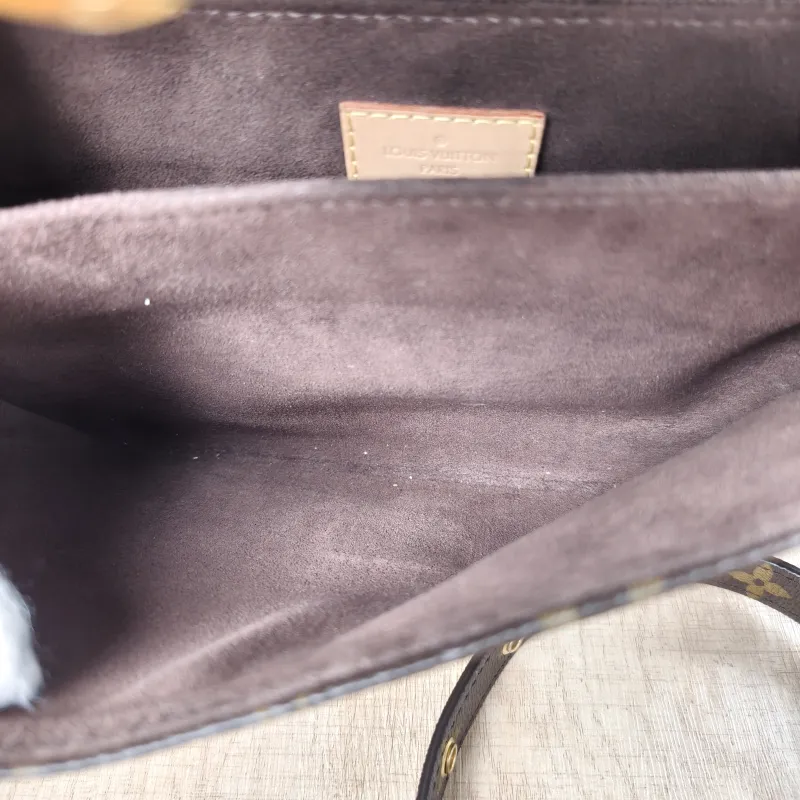Louis Vuitton Crossbody Bag Pochette Métis Monogram PVC Medium25 × 7 × 19 cm — detail view 8 of 17
