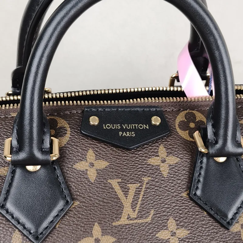 Louis Vuitton Shoulder Bag Speedy Trunk Monogram PVC One Size 27 × 15 × 20 cm — detail view 9 of 14