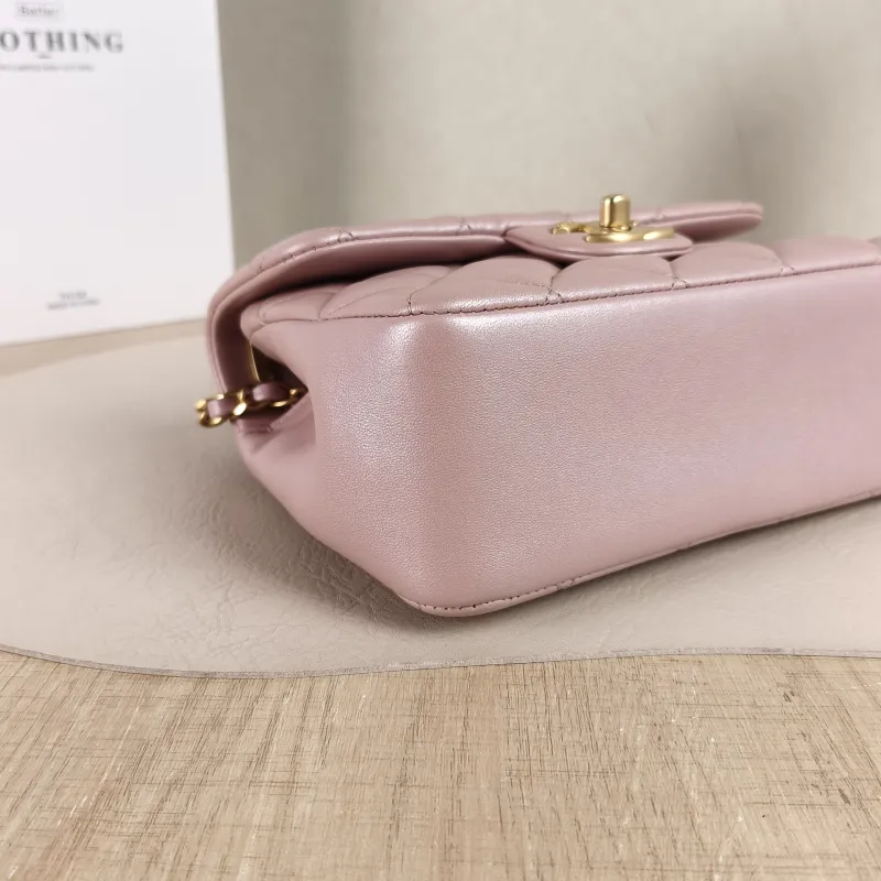Chanel Crossbody Bag Pearl Lambskin One Size19.5 × 7.5 × 14.5 cm — detail view 14 of 14