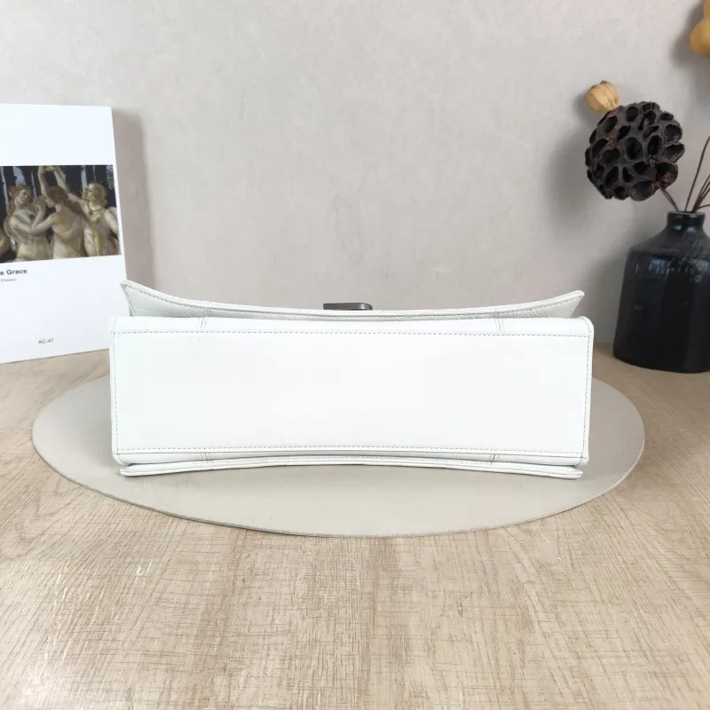 BALENCIAGA Shoulder Bag CRUSH Chain Bag White Calfskin Medium 32 × 10 × 20 cm — cover view 4 of 5