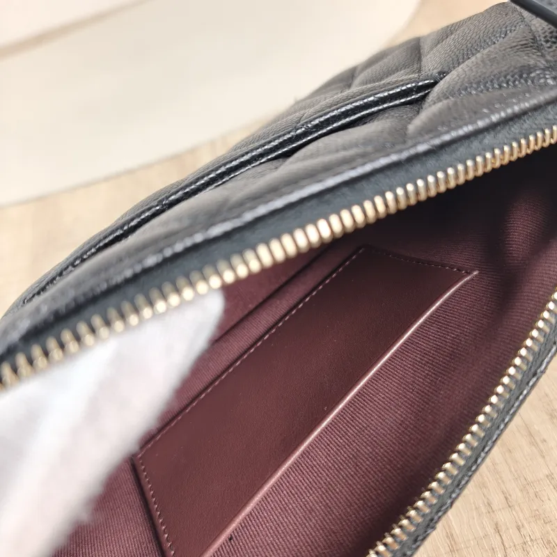 Chanel Crossbody Bag Black Grained Calfskin One Size 21 × 5.5 × 12 cm — detail view 2 of 11