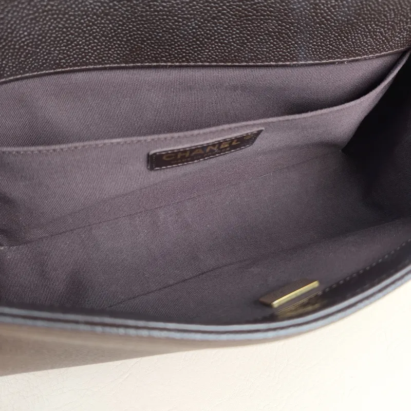 Chanel Crossbody Bag Le Boy​ Calfskin Medium25 × 9 × 15 cm — detail view 7 of 11