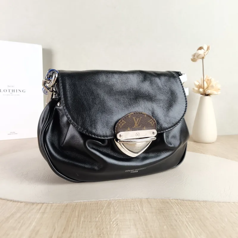 Louis Vuitton Shoulder Bag Sunset Vibe Black Lambskin One Size 27 × 3 × 18 cm — cover view 6 of 6