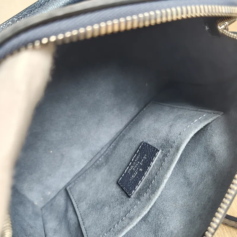 Louis Vuitton Crossbody Bag Speedy20 Calfskin One Size 20.5 × 12 × 13.5 cm — detail view 5 of 12