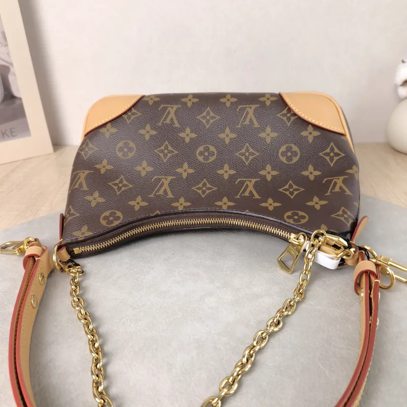 Louis Vuitton Crossbody Bag Boulogne PVC Small 26 × 9.5 × 16 cm — detail view 5 of 12