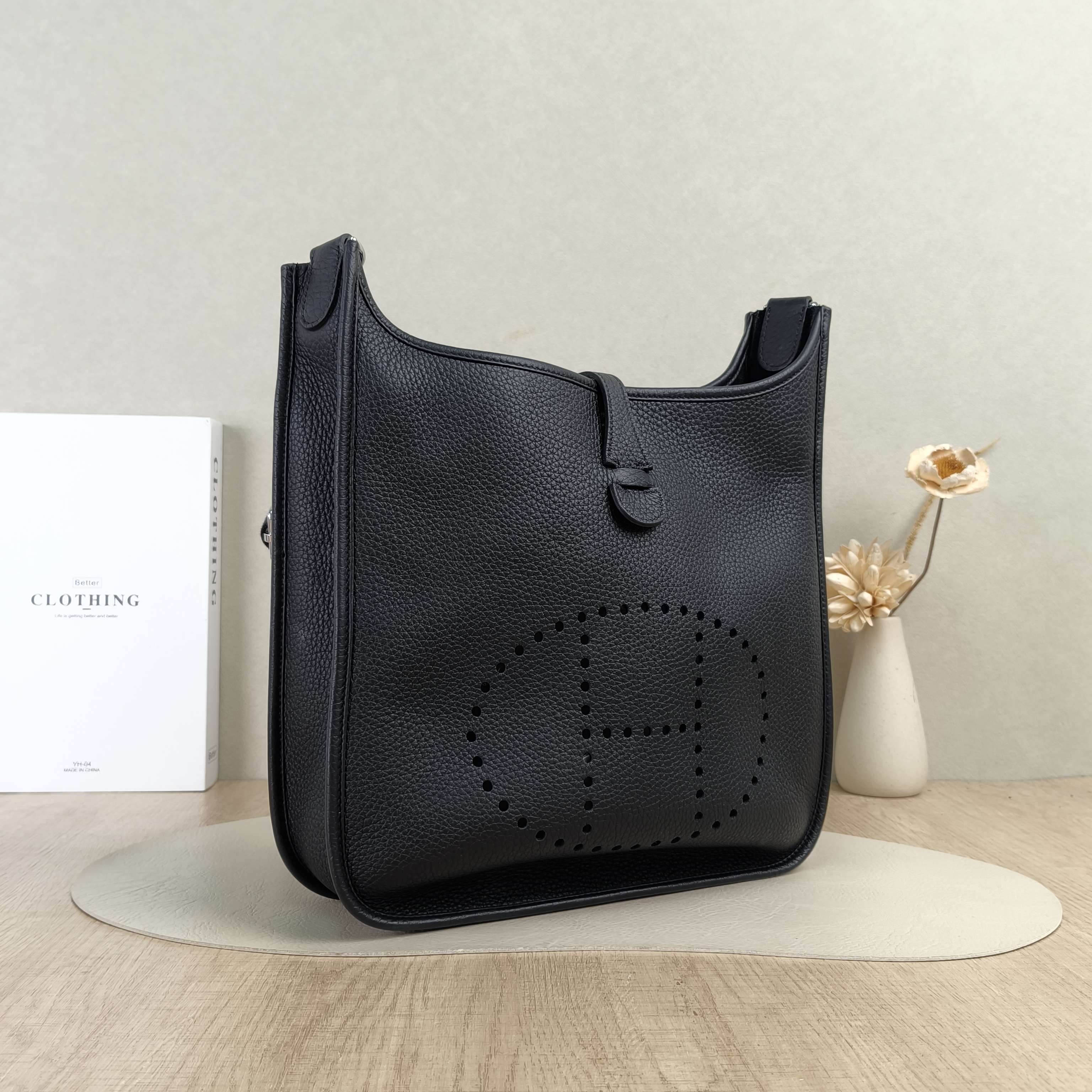 Hermès Crossbody Bag Evelyne 29 29Black Clemence Taurillon TC Calfskin Small29 × 8 × 30 cm — cover view 3 of 6