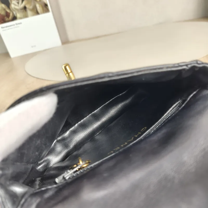 Chanel Belt Bag Belt Bag Black Calfskin One Size15 × 3 × 12 cm — detail view 6 of 12