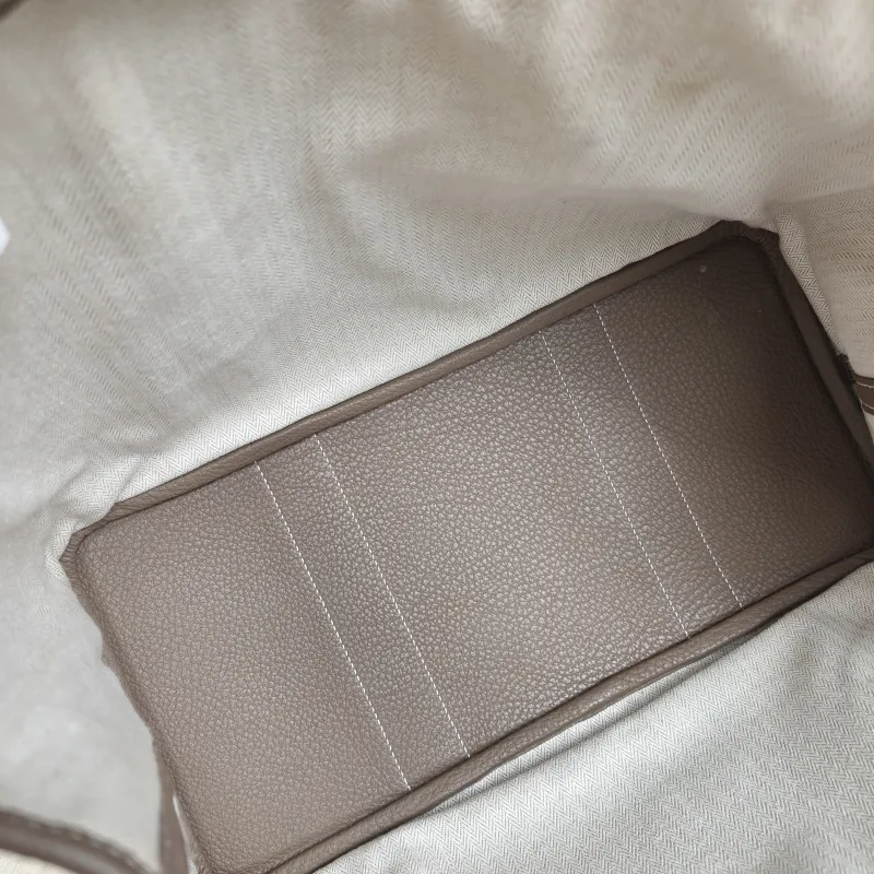 Hermès Top Handle Bag Garden Party 36 36 Negonda Calfskin Large 36 × 17 × 26 cm z — detail view 6 of 11