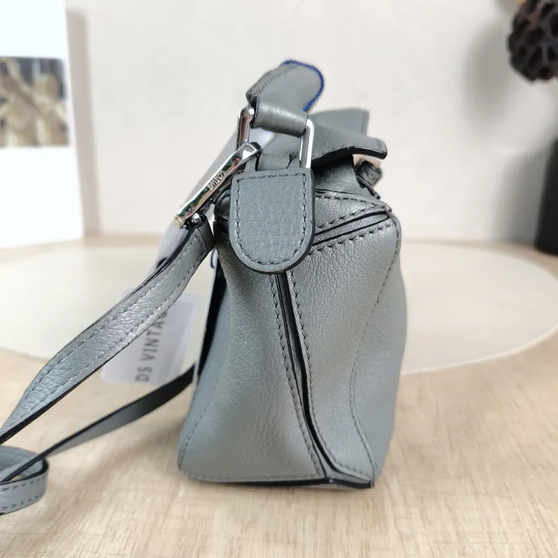 LOEWE Crossbody Bag Puzzle Grey Calfskin Mini 18 × 8 × 12.5 cm — detail view 1 of 11