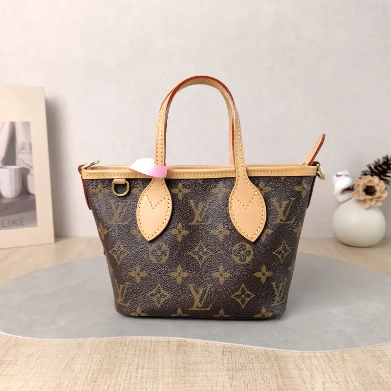 Louis Vuitton Crossbody Bag Neverfull BB Shoulder Strap PVC BB 24 × 9 × 14.5 cm