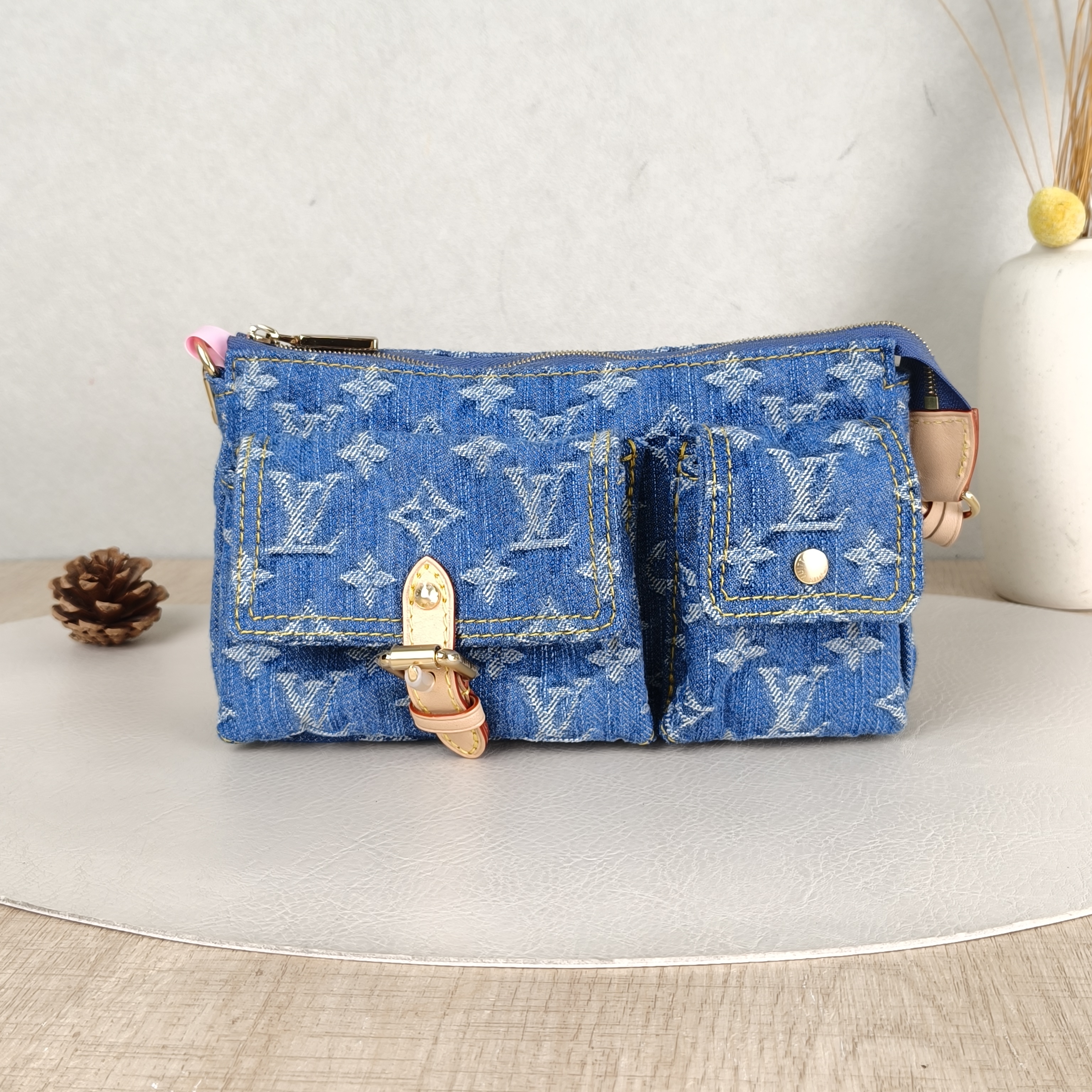 Louis Vuitton Shoulder Bag Pochette Accessories Cargo One Size23.5 × 3 × 14 cm