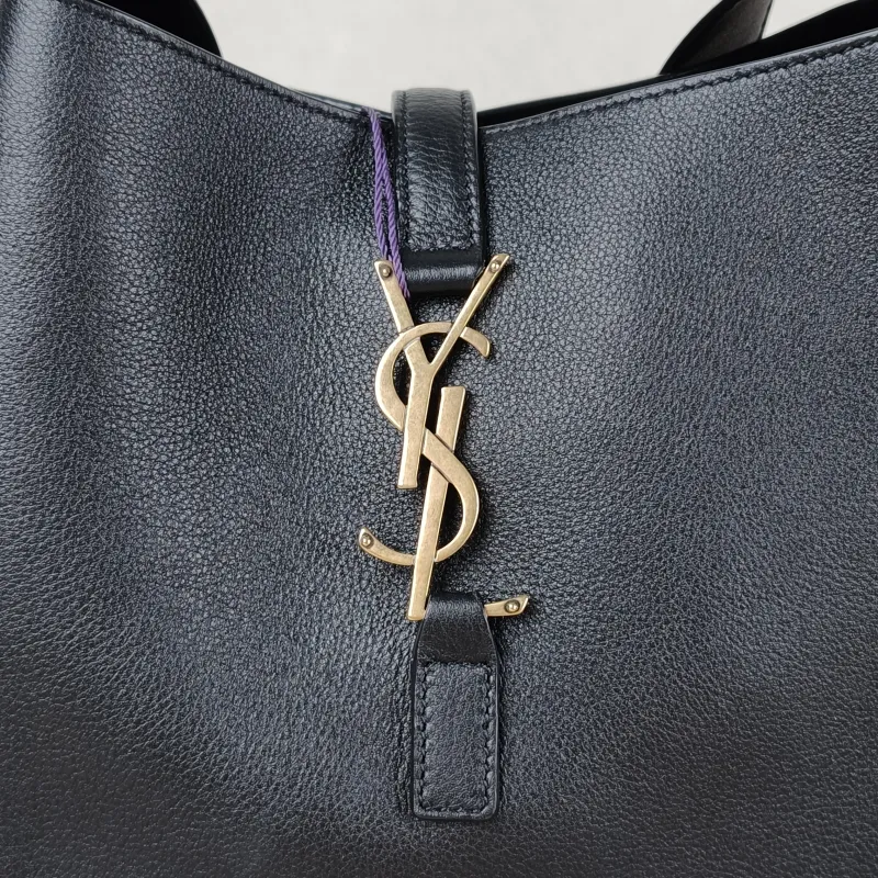 SAINT LAURENT Shoulder Bag LE 5 À 7 Hobo Black Calfskin Small 22 × 8.5 × 23 cm — detail view 3 of 9