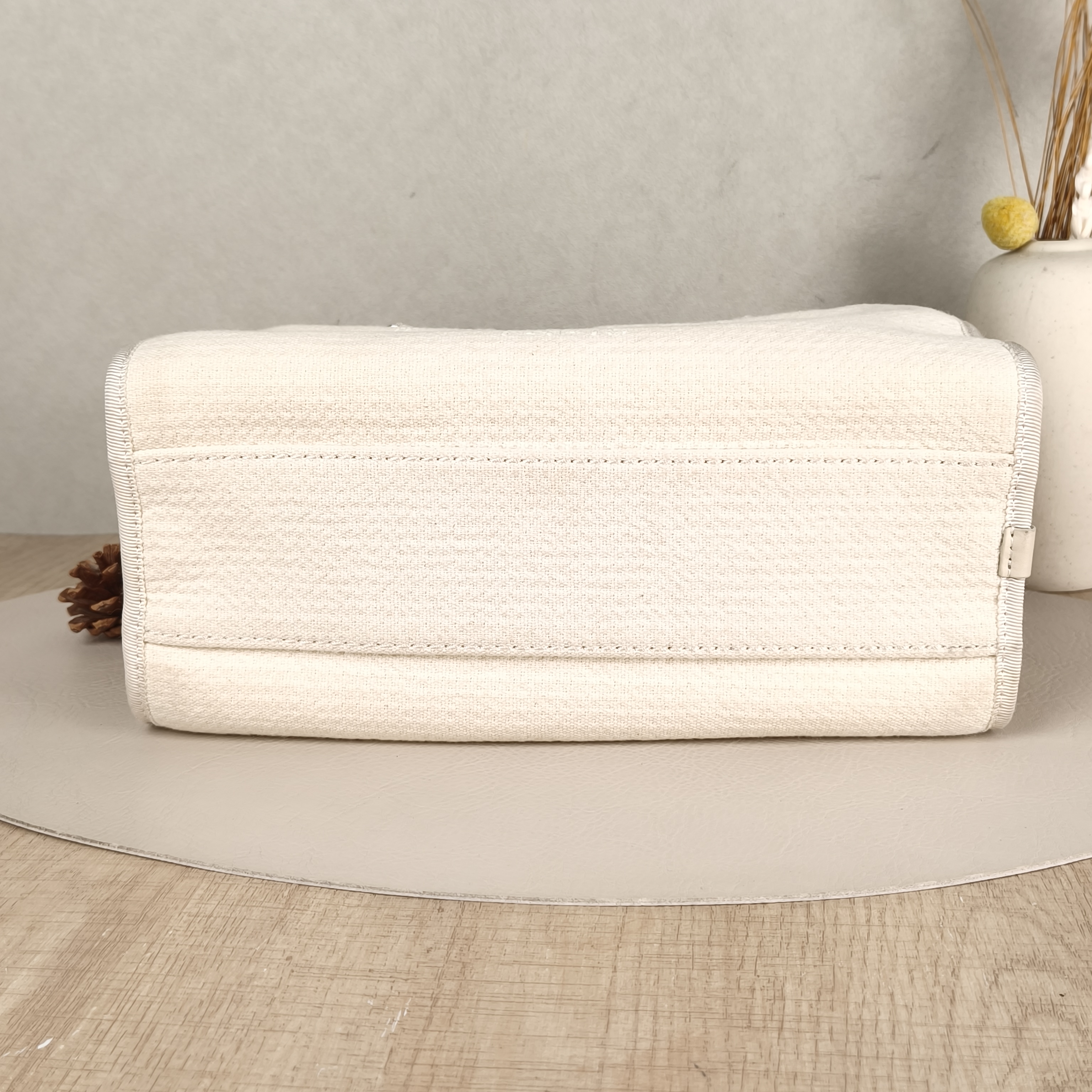 Chanel Crossbody Bag White Canvas One Size28.5 × 12 × 18 cm — cover view 4 of 5