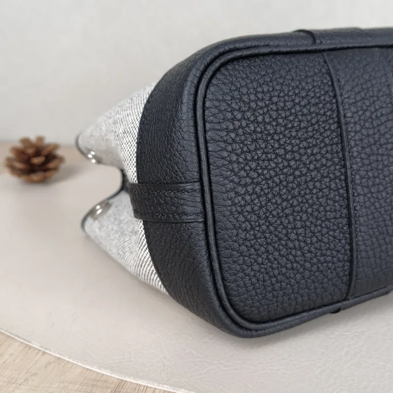 Hermès Top Handle Bag Neo Garden 23 Mini Black · Beige Canvas · Negonda Calfskinmini23 × 10 × 16 cm — detail view 5 of 9