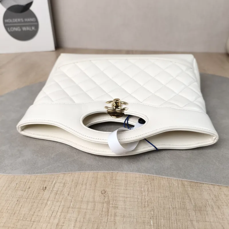 Chanel Crossbody Bag 31Bag White Gold Waxed Leather Mini 23 × 5.5 × 22 cm — detail view 9 of 11