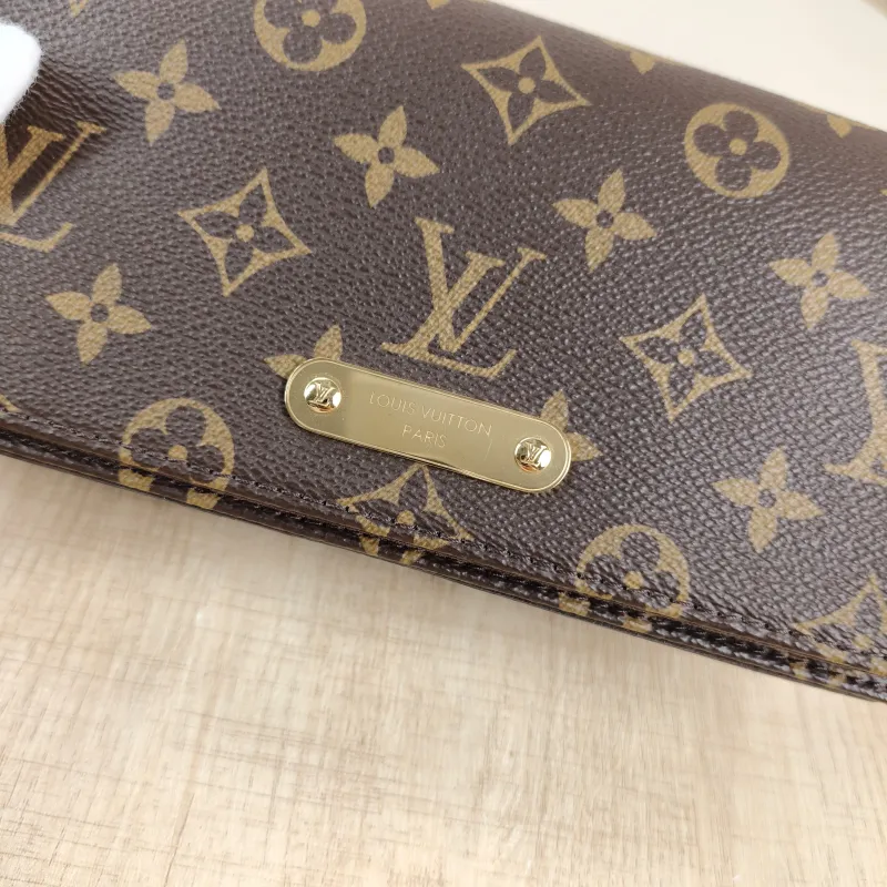 Louis Vuitton Crossbody Bag LILY Chain Bagwoc Monogram PVC 21 × 3.5 × 10.5 cm — detail view 12 of 13
