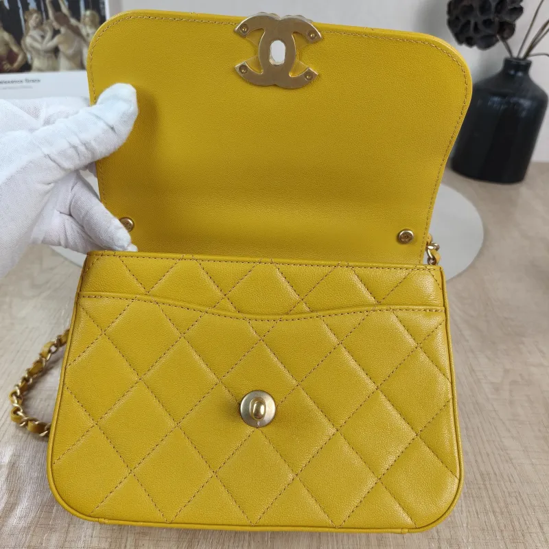 Chanel Crossbody Bag Top Handle Crossbody Bag Yellow Calfskin 20 × 6 × 14 cm 28 — detail view 3 of 12