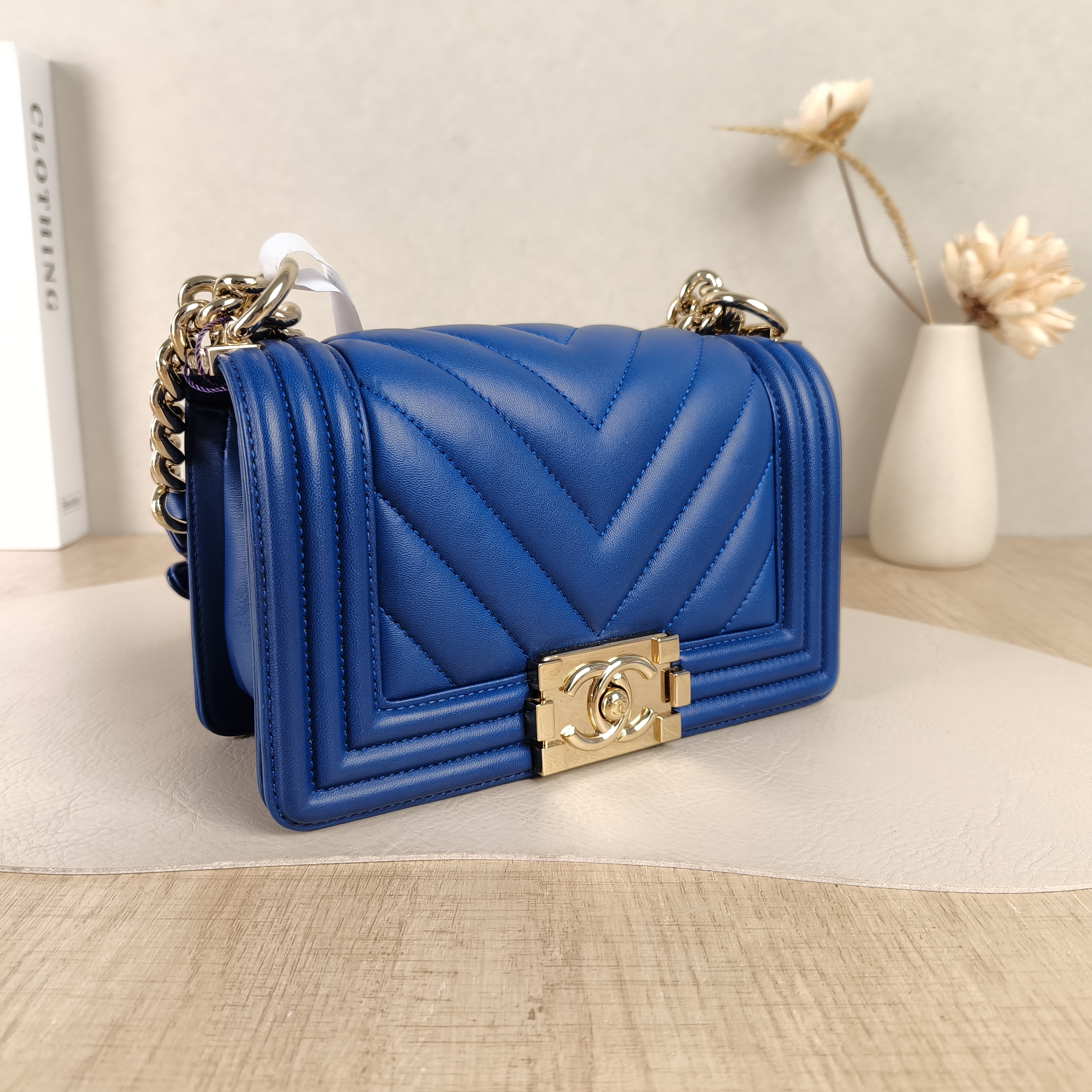 Chanel Crossbody Bag Le BoyBlue V Calfskin Small20.5 × 8.5 × 12 cm — cover view 3 of 5