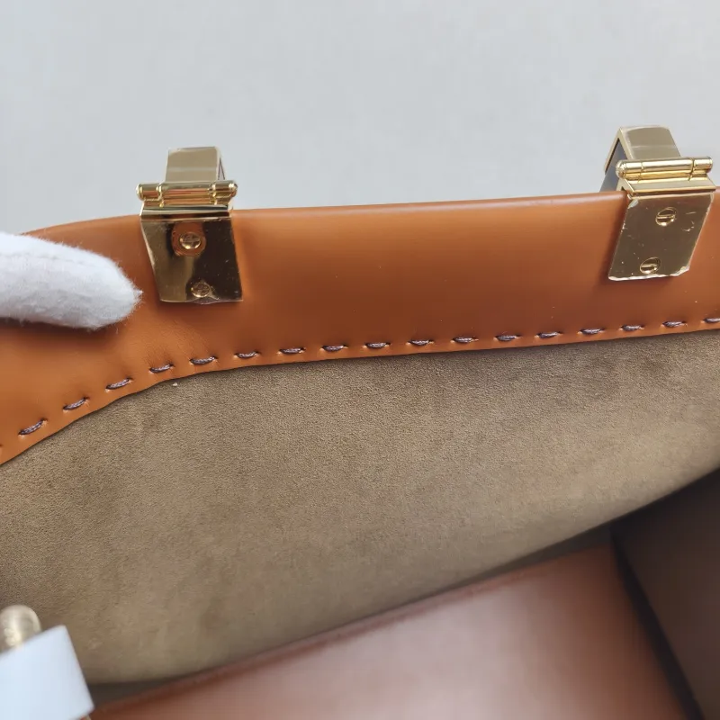 FENDI Top Handle Bag Sunshine Shopping Tote Caramel Calfskin Medium 35 × 17 × 31 cm — detail view 4 of 10