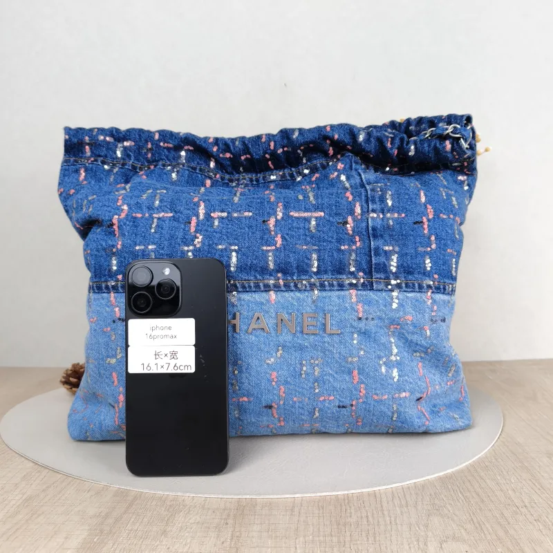 Chanel Shoulder Bag 22Bag Blue Colorblock Medium 39 × 8 × 42 cm — cover view 2 of 5