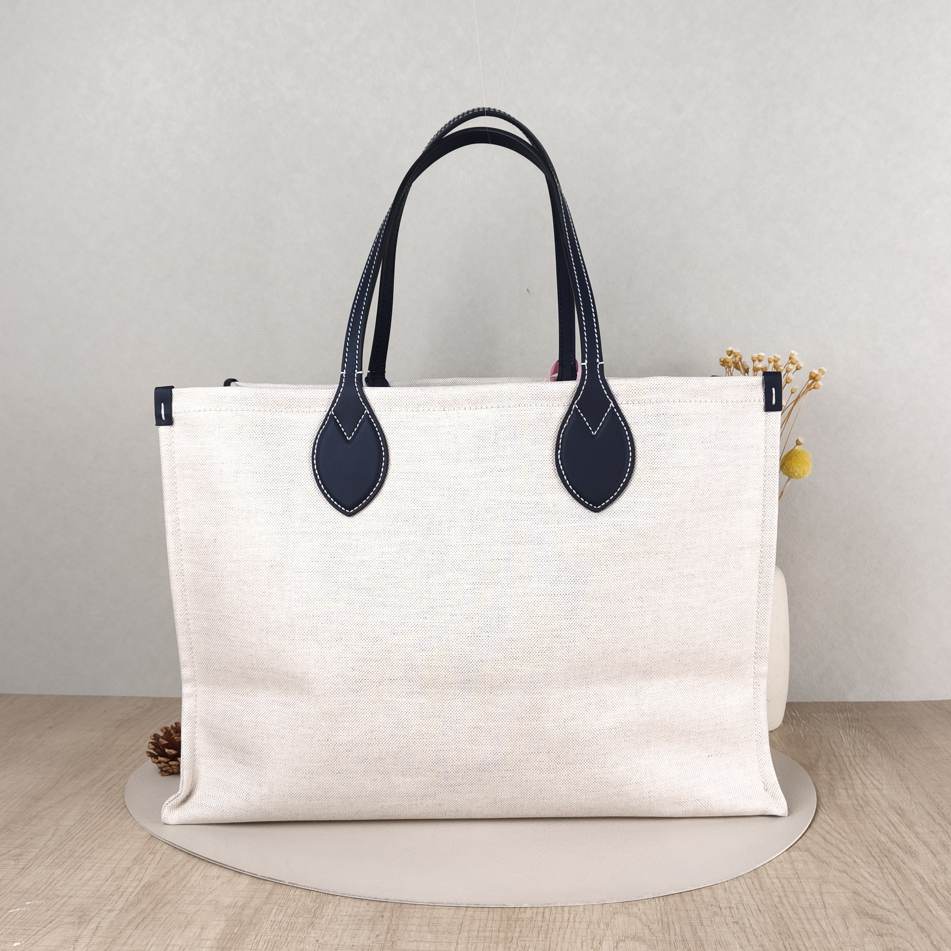 GUCCI Top Handle Bag Tote Bagtote White Canvas Medium41.5 × 18.5 × 29 cm — cover view 4 of 5