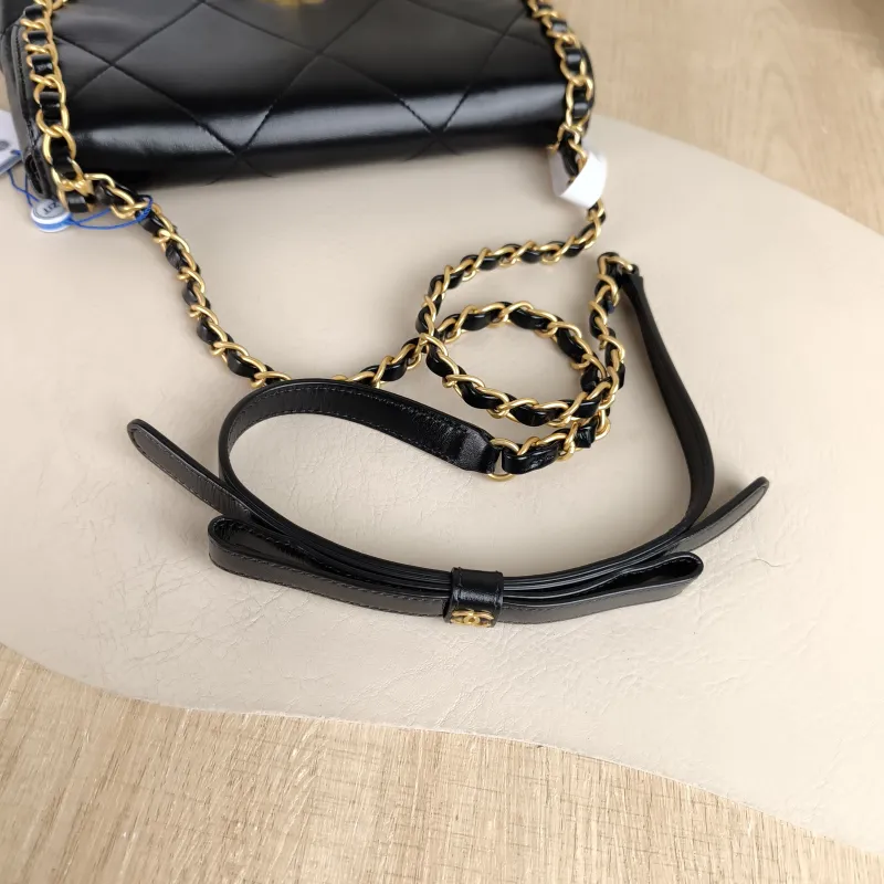 Chanel Crossbody Bag Crossbody Bag Black with Gold-Tone Hardware Lambskin One Size 24 × 6 × 15 cm — detail view 2 of 11