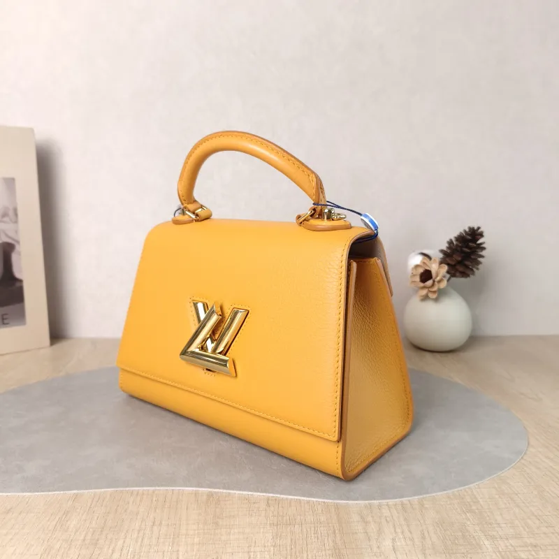 Louis Vuitton Shoulder Bag Twist One Handle Edition Small 25 × 11 × 17 cm — cover view 6 of 6