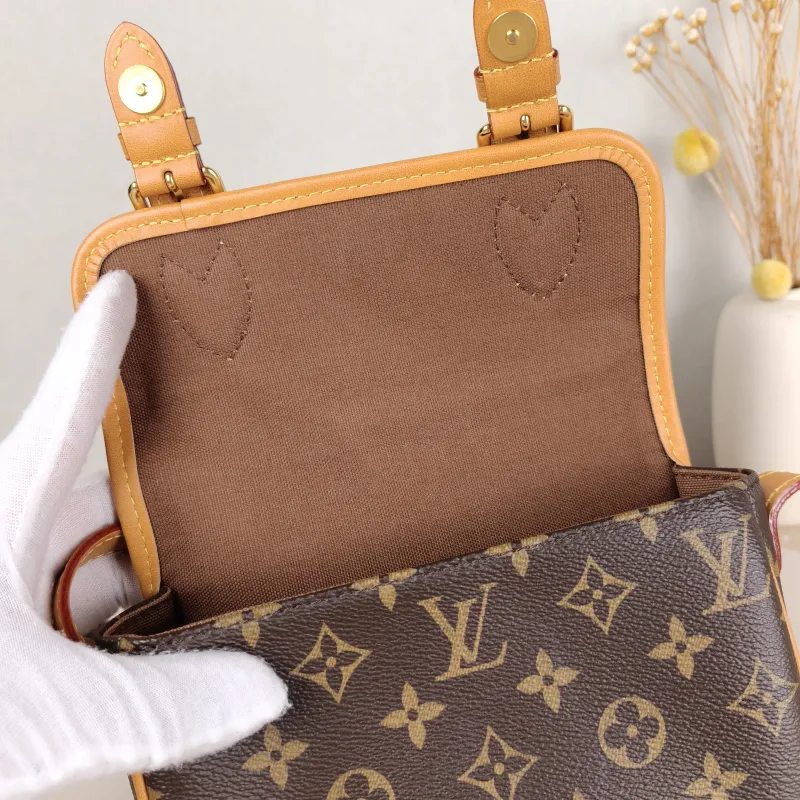 Louis Vuitton Crossbody Bag Satchel Messenger Bag Monogram PVC Mini 19.5 × 6 × 15 cm — detail view 5 of 11