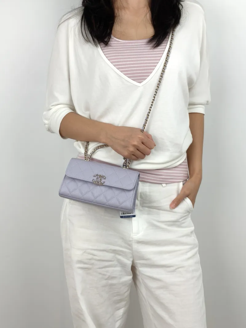 Chanel Crossbody Bag kelly Grained Calfskin One Size 18 × 4.5 × 10 cm — on-model view 1 of 3