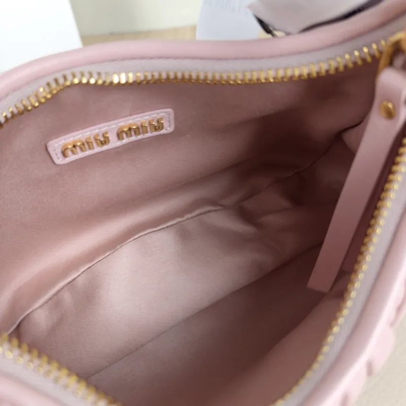 Miumiu Shoulder Bag Wander Matelassé Hobo Pink Lambskin Small 20 × 6 × 17 cm — detail view 8 of 11